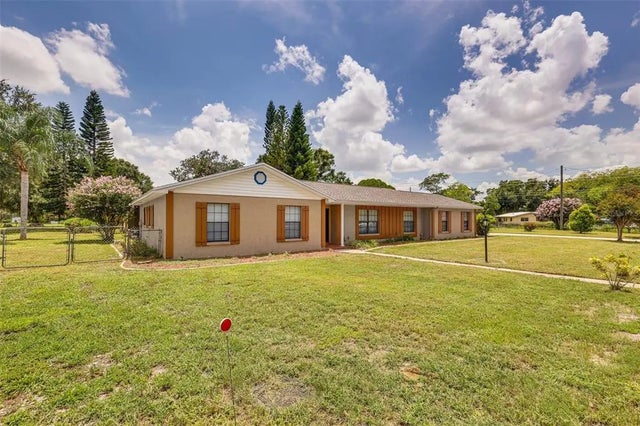 920 Lakeview Drive, WIMAUMA
