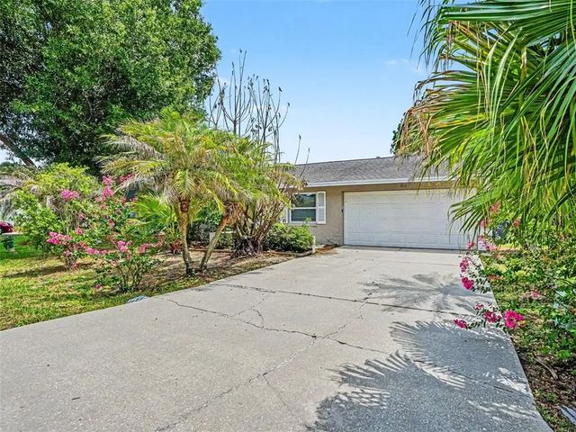 406 Lake Daisy Drive, WINTER HAVEN