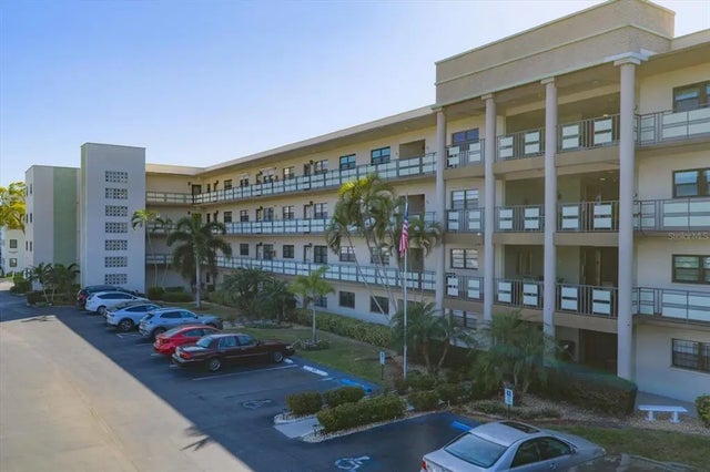 6080 80 Street N 102, ST PETERSBURG