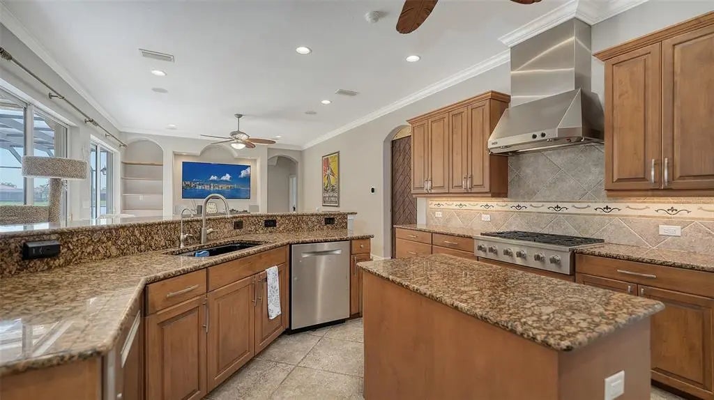 Gulf Shores Realty: 22 837d91de8c58d0653483c3fc6db910ee l