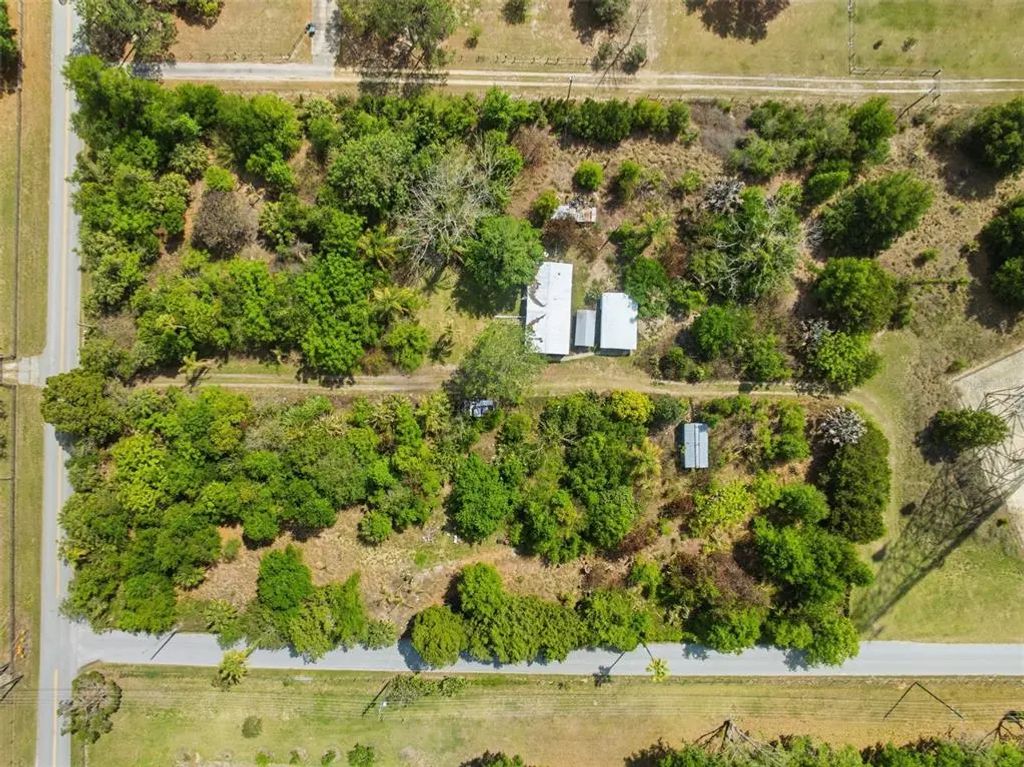 4267 Neff Lake Road, BROOKSVILLE