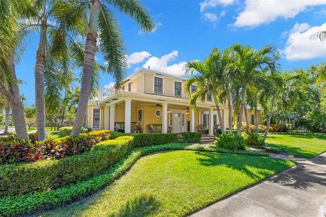 556 21st Avenue Ne, ST PETERSBURG