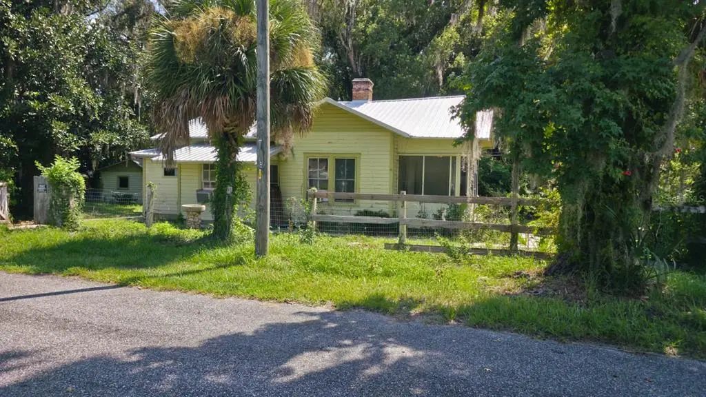 310 E Noble Avenue, BUSHNELL