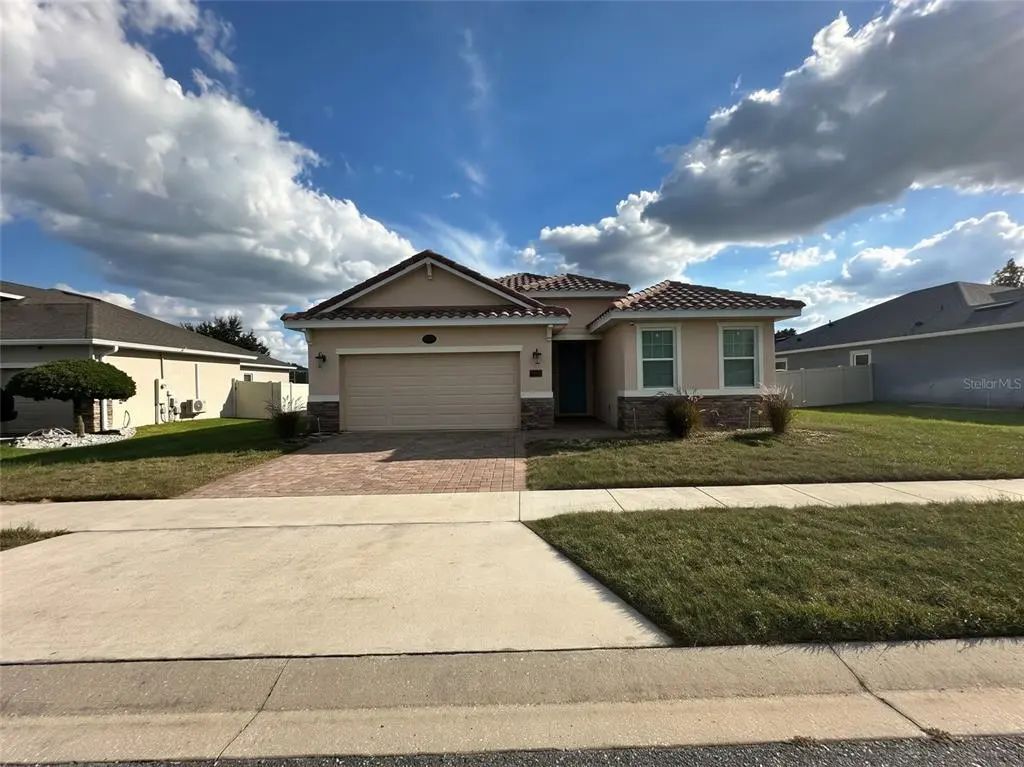 480 Bellissimo Place, HOWEY IN THE HILLS