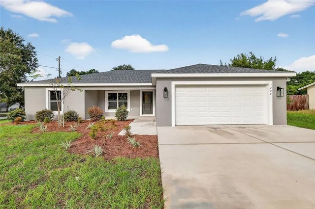 1220 Padgett Circle, LADY LAKE
