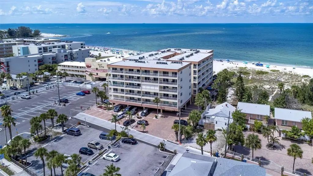 13000 Gulf Boulevard 211, MADEIRA BEACH