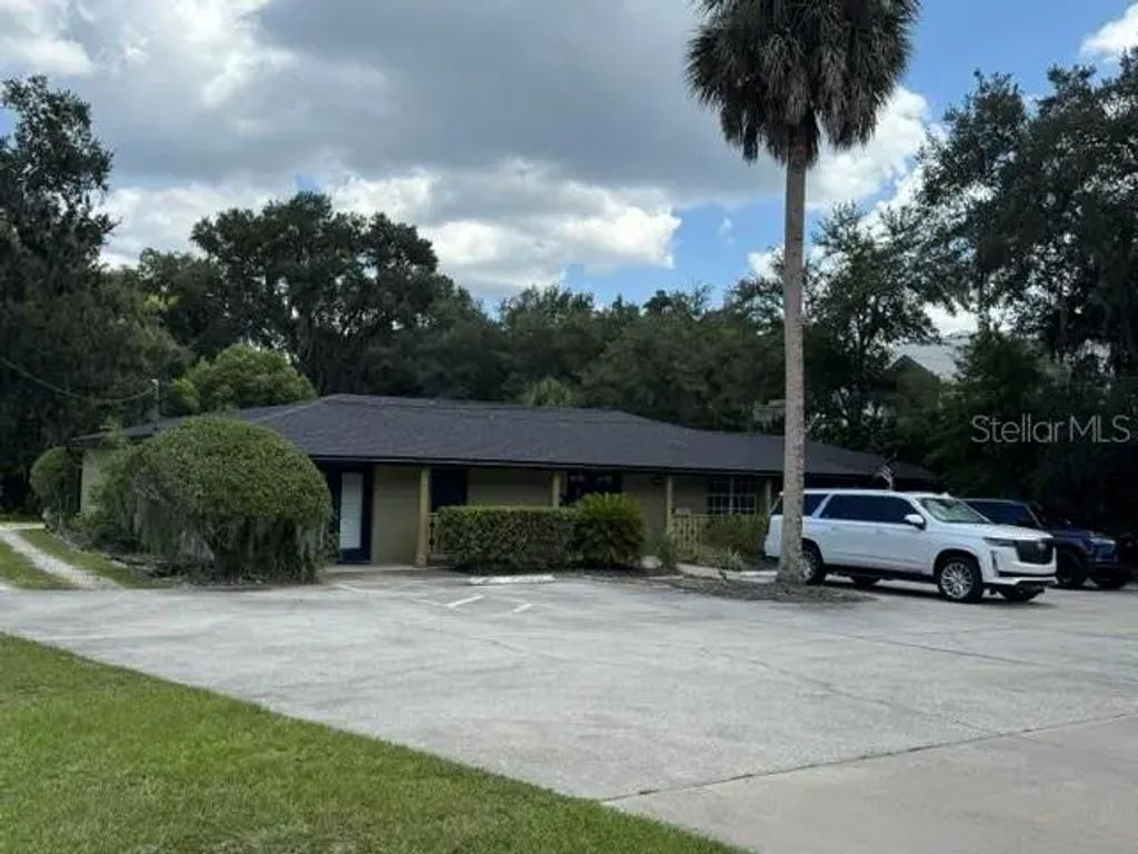 182 S Central Avenue 182, OVIEDO
