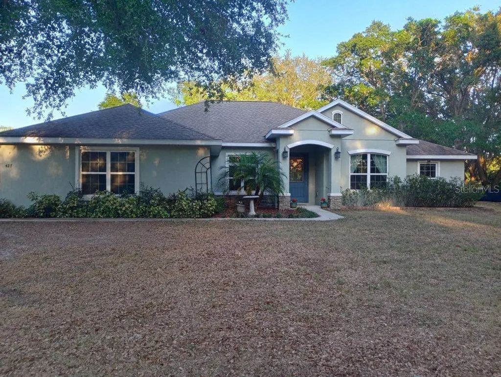 427 Carolina Avenue, LADY LAKE