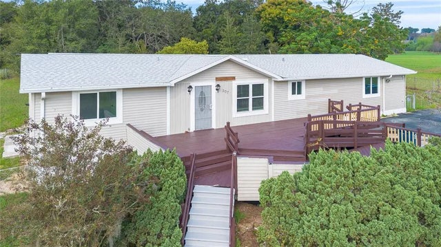 207 N 10th Street, DAVENPORT