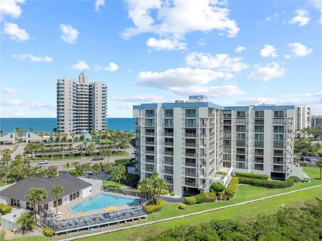 1501 Gulf Boulevard 201, CLEARWATER BEACH