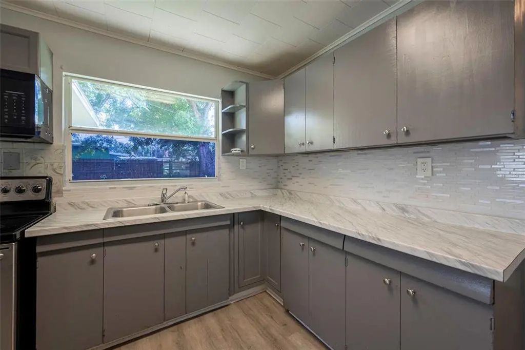 5136 Studio Drive, ZEPHYRHILLS