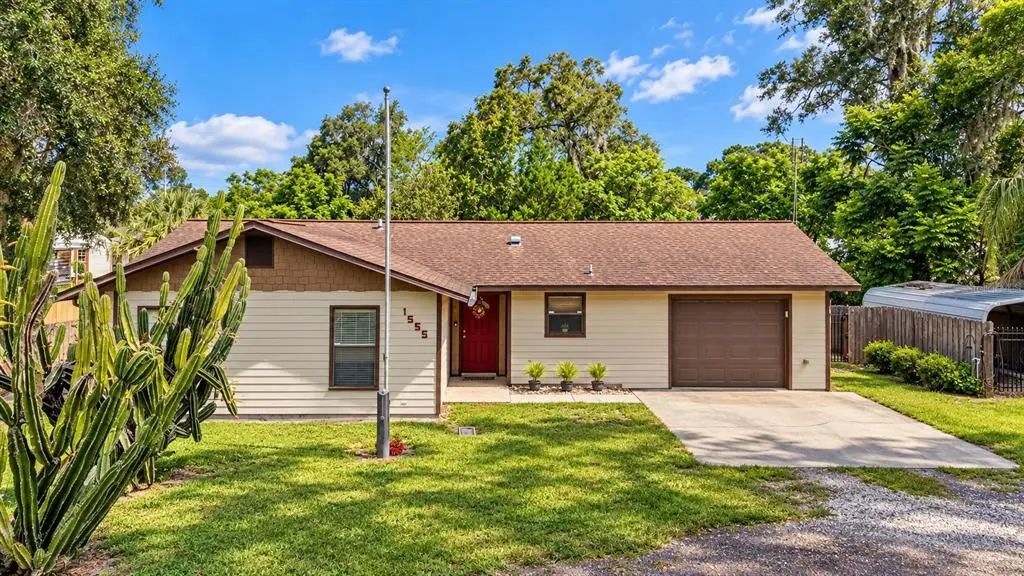 1555 Rowe Lane, DELAND