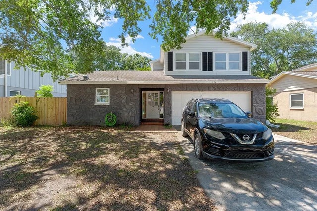 208 Se Lincoln Circle N, ST PETERSBURG