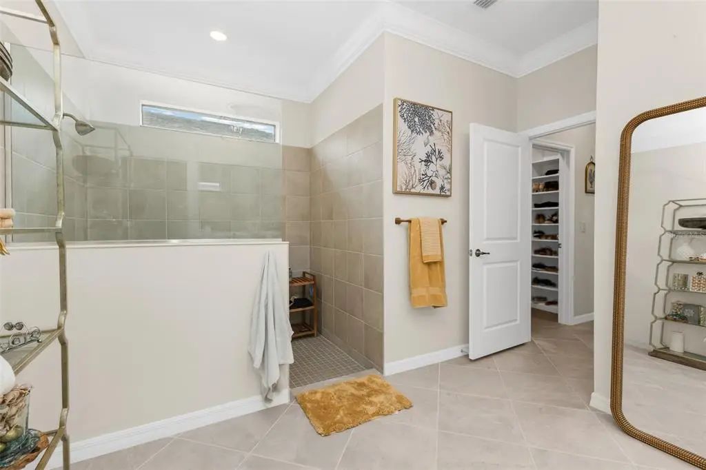 27 of 70 - 17400 Luminous Avenue, VENICE, FL