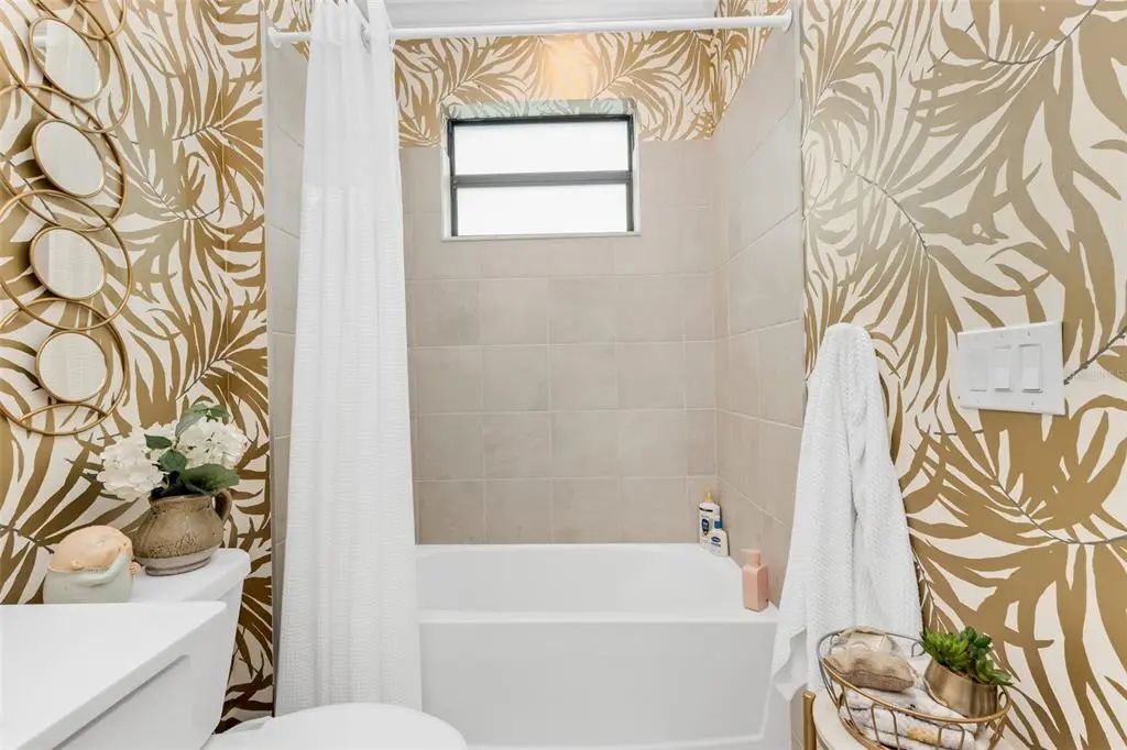 40 of 70 - 17400 Luminous Avenue, VENICE, FL