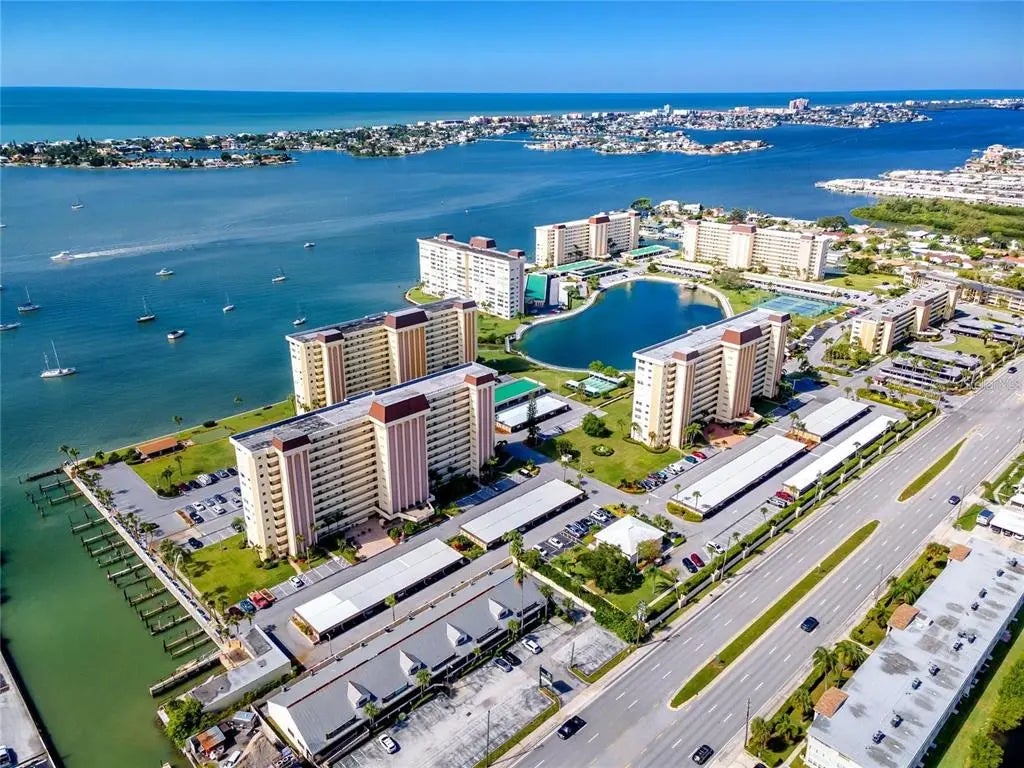 4650 Cove Circle 409, ST PETERSBURG