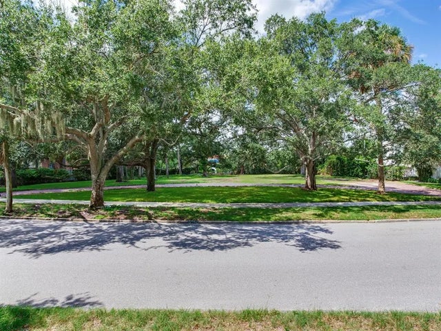 5001 S Shore Crest Circle, TAMPA