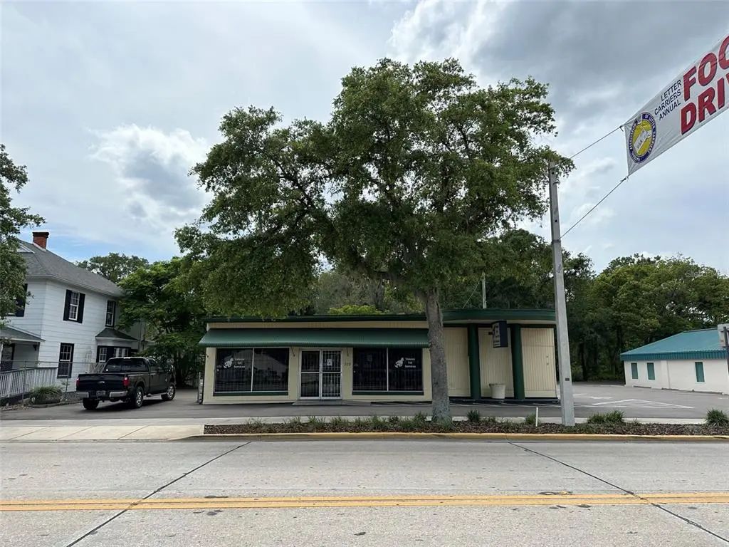 228 S Woodland Boulevard, DELAND
