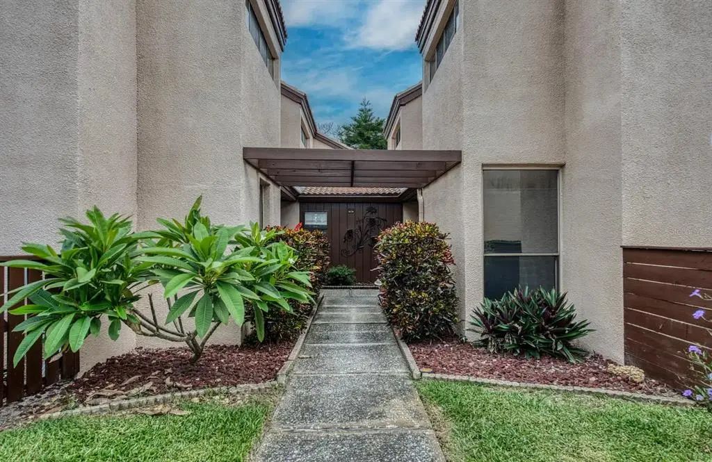 6313 Pelican Creek Crossing -, ST. PETERSBURG