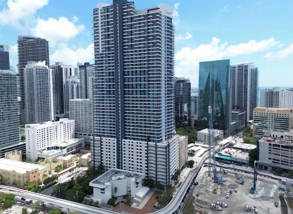 60 Sw 13th Street 5212, MIAMI