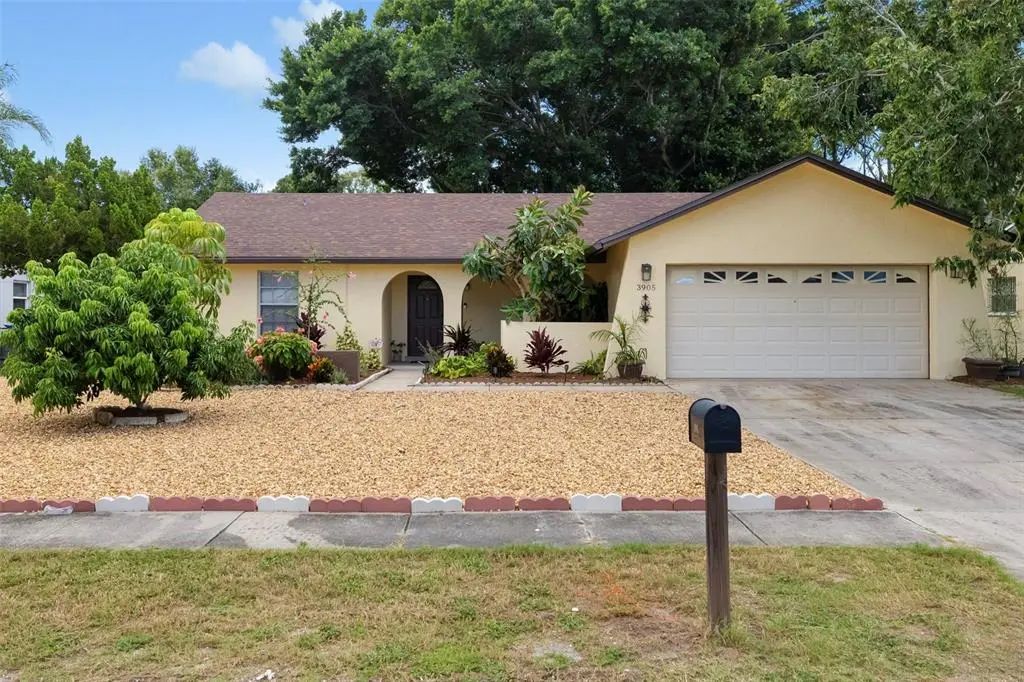 3905 Sandpointe Drive, BRADENTON