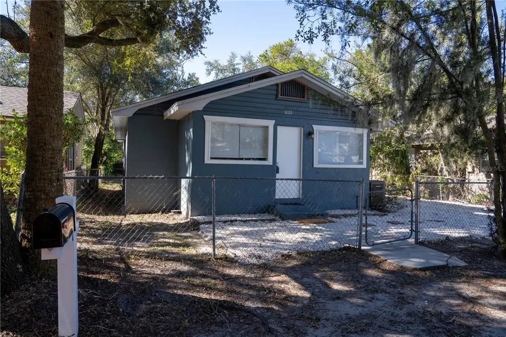 8122 N Marks Street, TAMPA