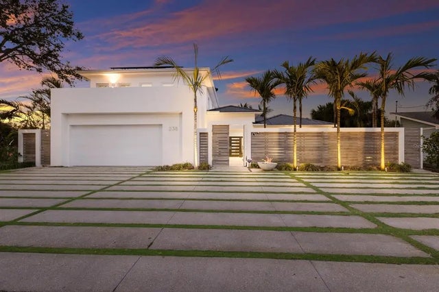 238 Island Circle, SARASOTA