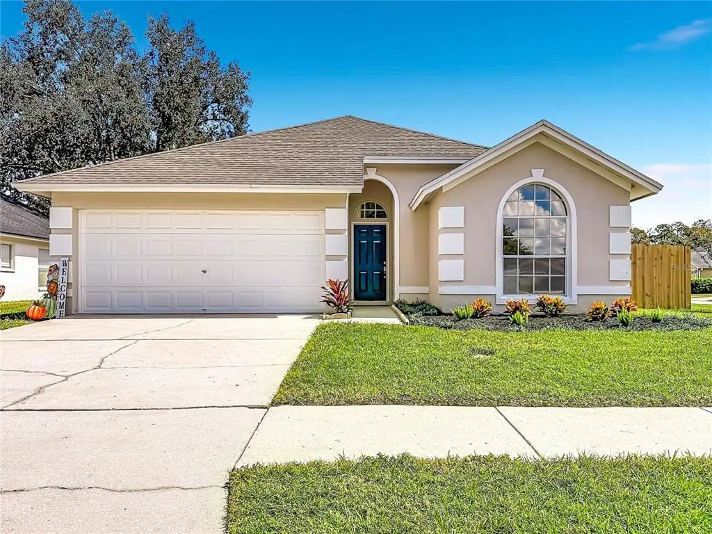 5818 Azure Drive, WESLEY CHAPEL
