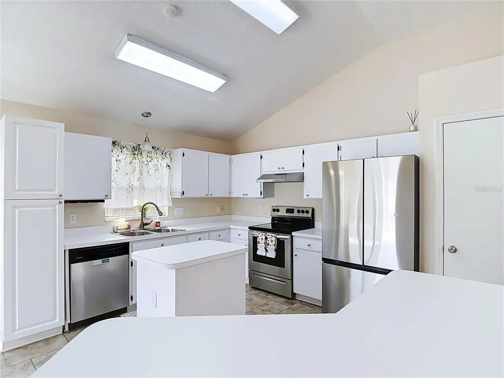 11 of 62 - 5818 Azure Drive, WESLEY CHAPEL, FL