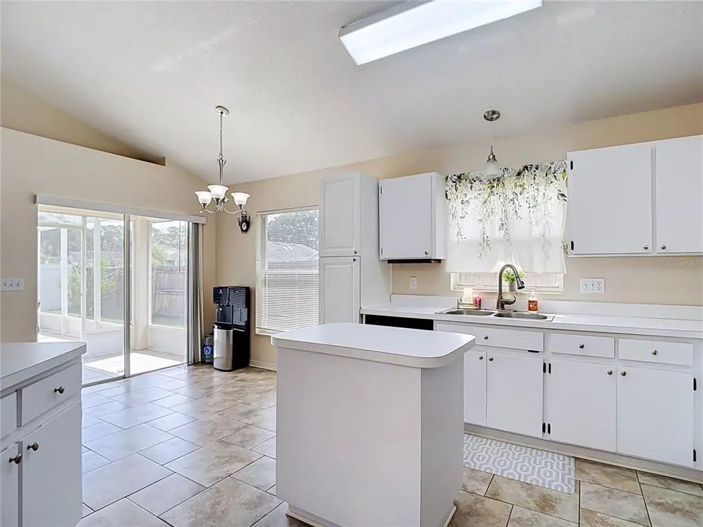 13 of 62 - 5818 Azure Drive, WESLEY CHAPEL, FL