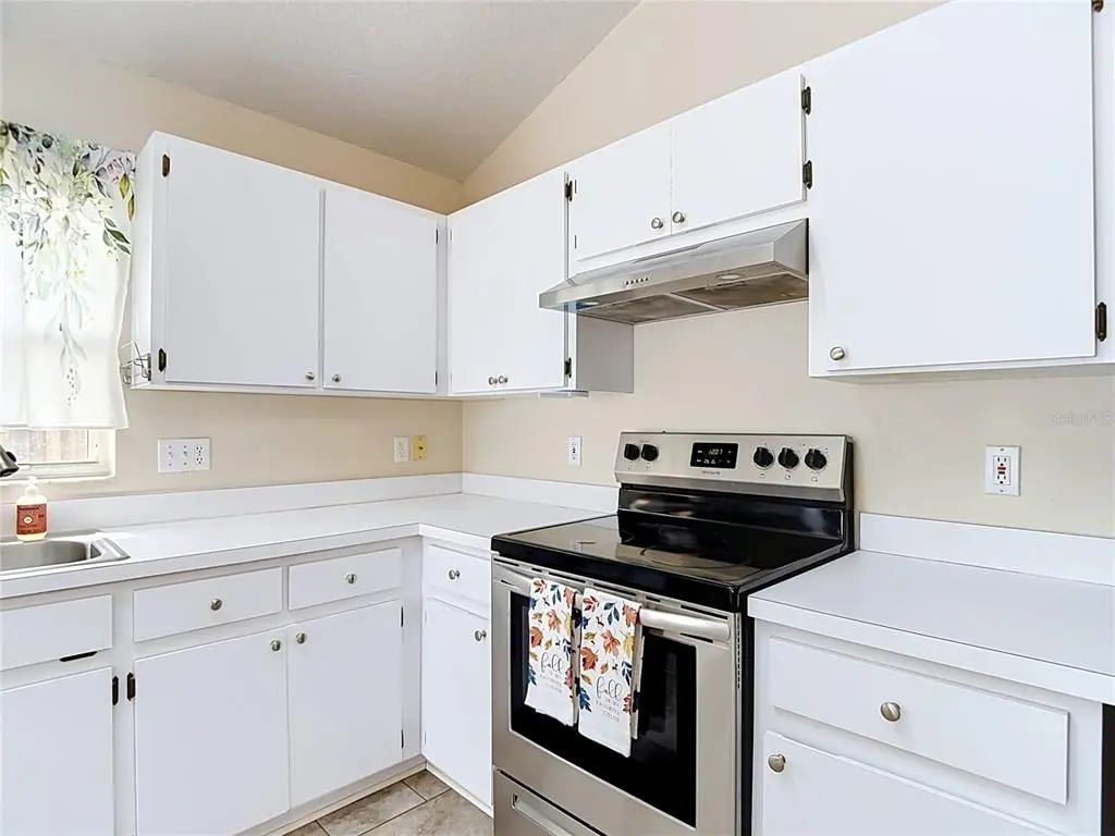 15 of 62 - 5818 Azure Drive, WESLEY CHAPEL, FL