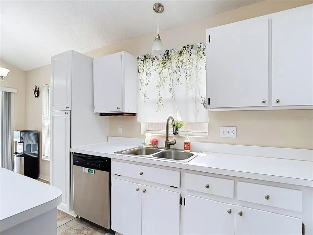16 of 62 - 5818 Azure Drive, WESLEY CHAPEL, FL