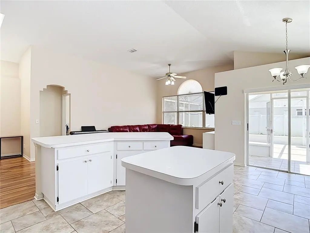17 of 62 - 5818 Azure Drive, WESLEY CHAPEL, FL