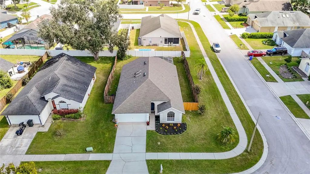 2 of 62 - 5818 Azure Drive, WESLEY CHAPEL, FL