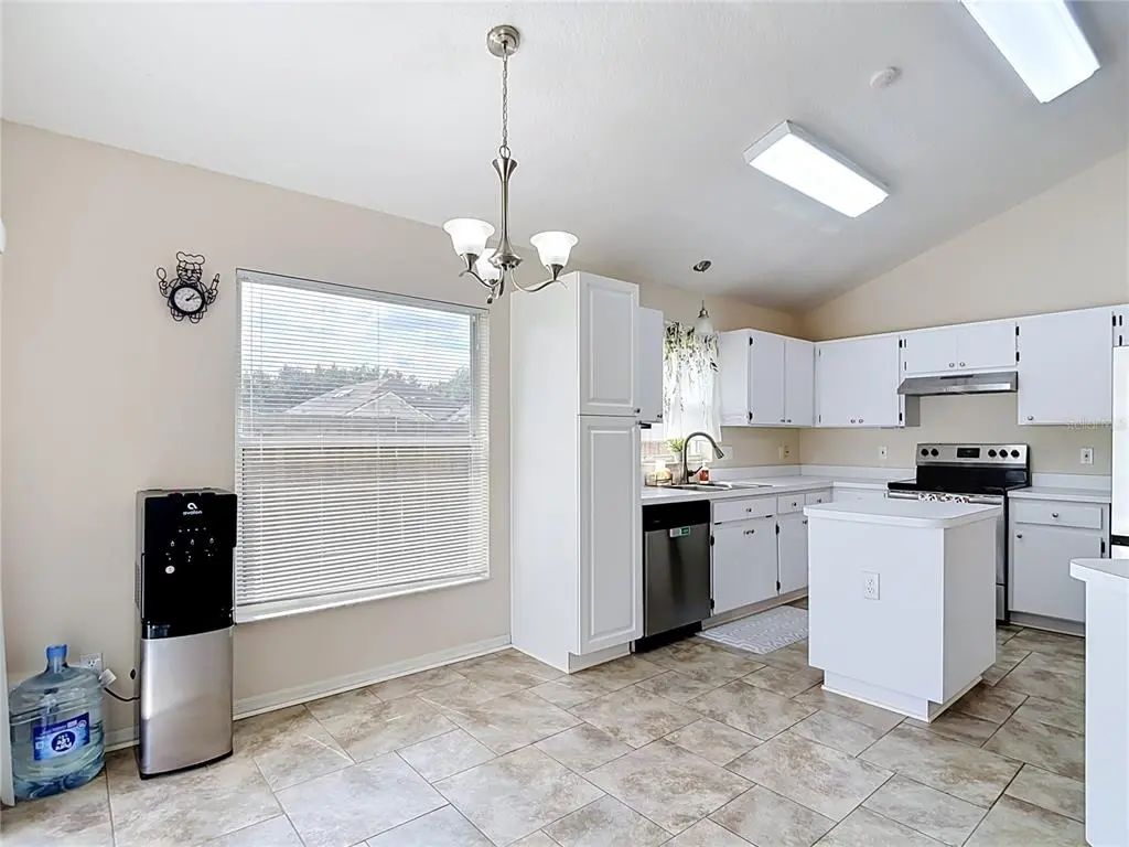 23 of 62 - 5818 Azure Drive, WESLEY CHAPEL, FL