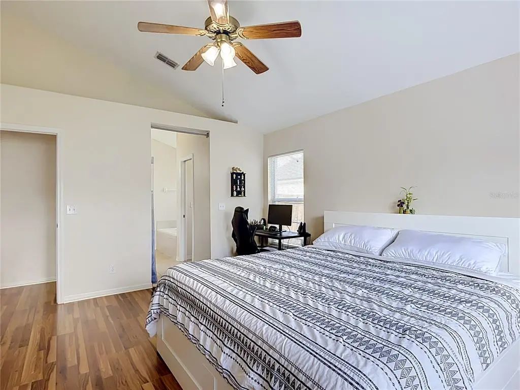 33 of 62 - 5818 Azure Drive, WESLEY CHAPEL, FL