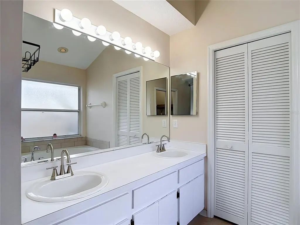 36 of 62 - 5818 Azure Drive, WESLEY CHAPEL, FL