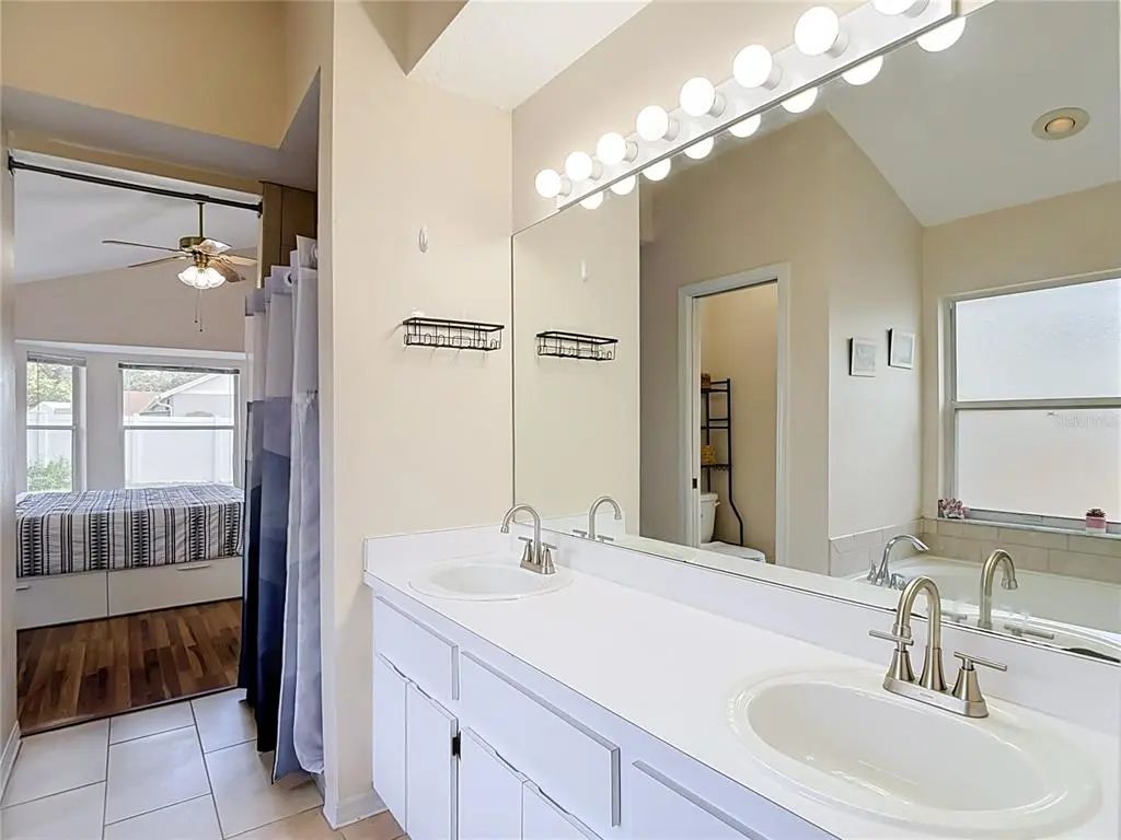 39 of 62 - 5818 Azure Drive, WESLEY CHAPEL, FL