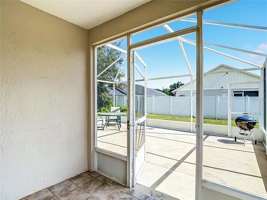 50 of 62 - 5818 Azure Drive, WESLEY CHAPEL, FL