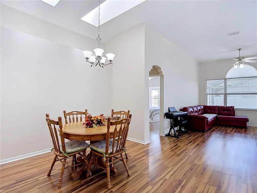 6 of 62 - 5818 Azure Drive, WESLEY CHAPEL, FL