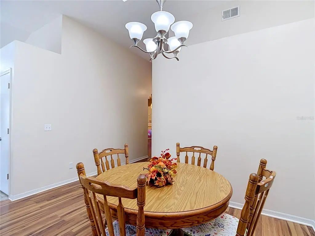 8 of 62 - 5818 Azure Drive, WESLEY CHAPEL, FL