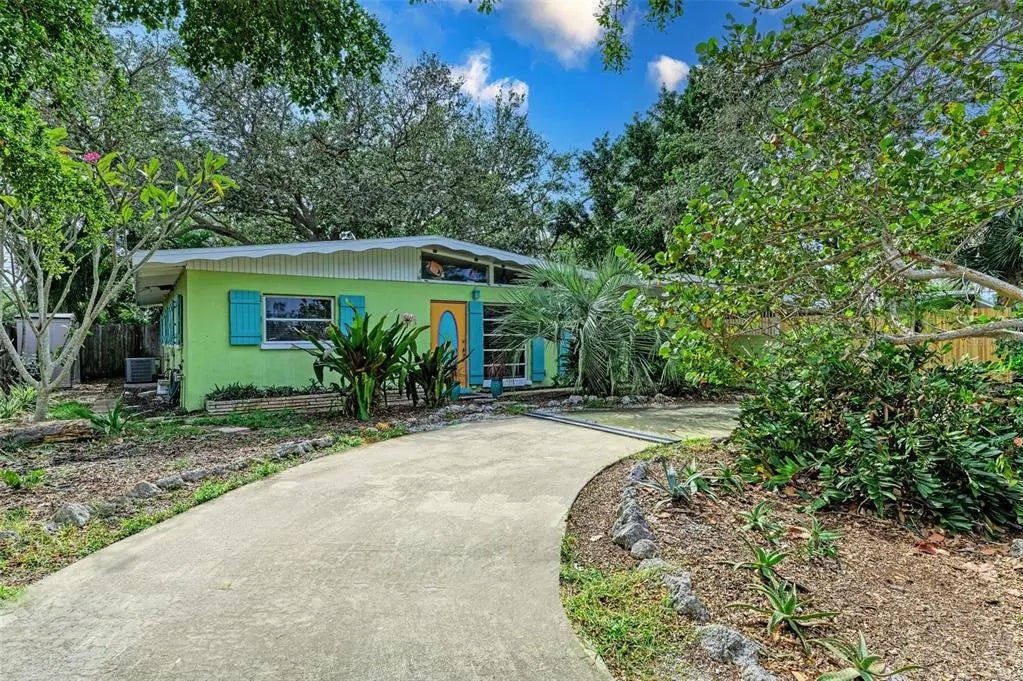 2886 Wood Street, SARASOTA