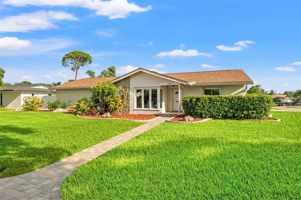 2006 Tanglewood Drive Ne, ST PETERSBURG