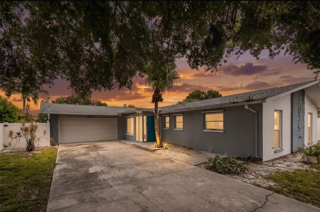 2075 N Keene Road, CLEARWATER