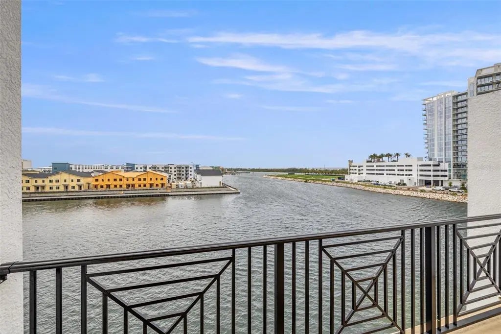 5351 Bridge Street 36, TAMPA