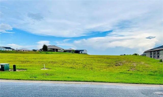 532 Waterfern Trail Drive, AUBURNDALE