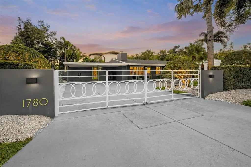 1780 Spring Creek Drive, SARASOTA