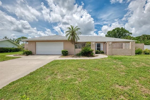 5124 Palm Aire Drive, SARASOTA