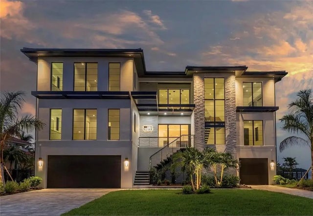 2081 Michigan Avenue Ne, ST PETERSBURG