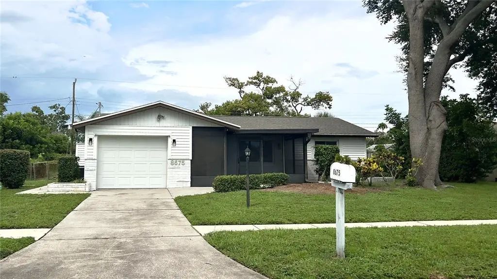 8675 Lantana Drive, SEMINOLE